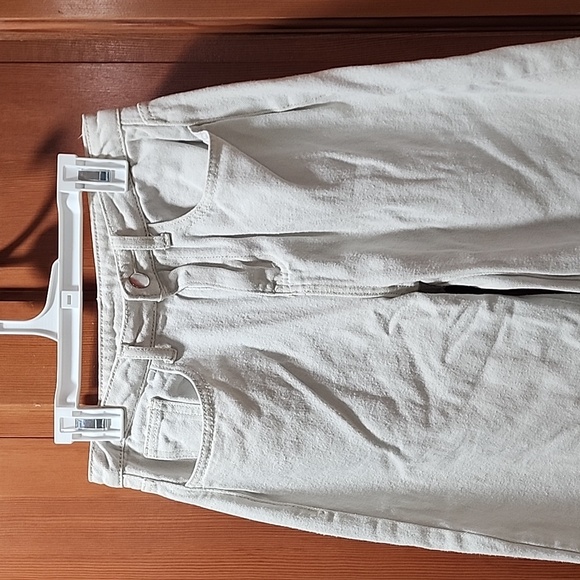 Like new white DAZY jeans size s - Picture 3 of 6